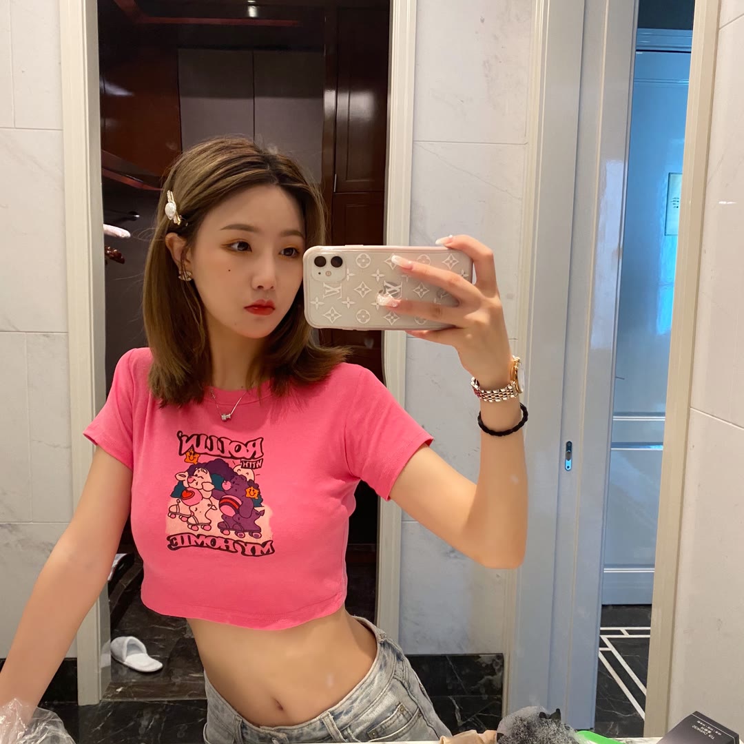 大连极品小学妹刚下海兼职妹妹 前凸后翘 水多听话